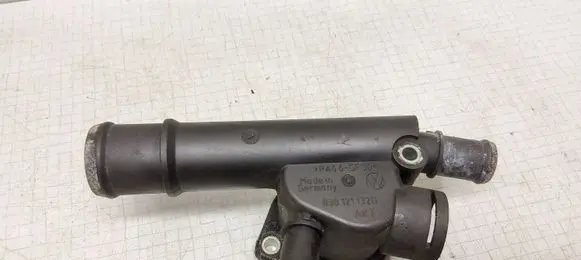 Volkswagen Polo IV 9N3 Engine coolant pipe/hose 038121132D
