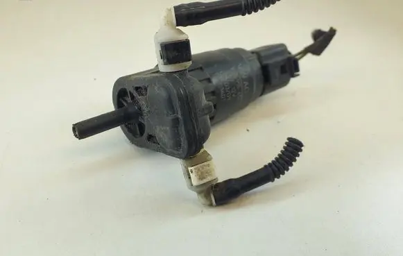 Audi A3 S3 A3 Sportback 8P Windscreen/windshield washer pump 1K6955651 SG712V 15001401