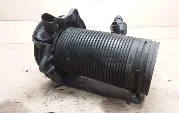 Volkswagen Touran I Intake air temperature sensor 06B9053790