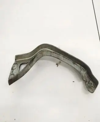 Subaru Legacy Engine mounting bracket