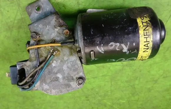 Volkswagen Golf I Wiper motor 171955113A
