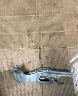 Subaru Impreza III Engine bonnet/hood hinges