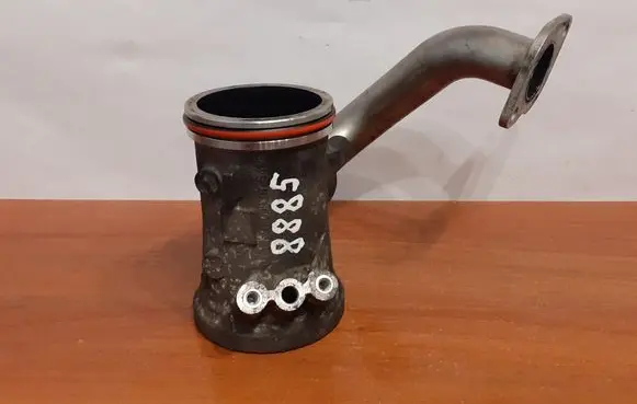 Mercedes-Benz C W204 EGR valve 8885 A6460900754