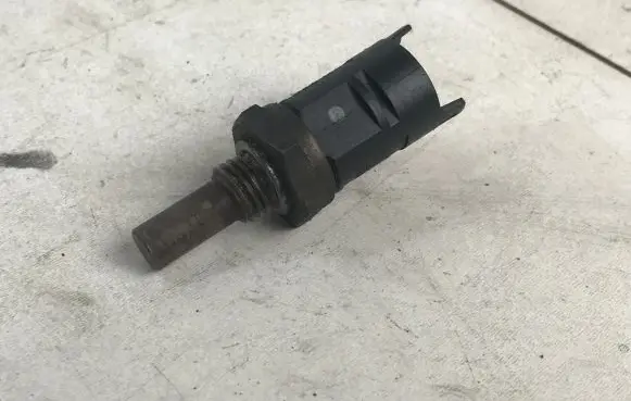 Coolant temperature sensor