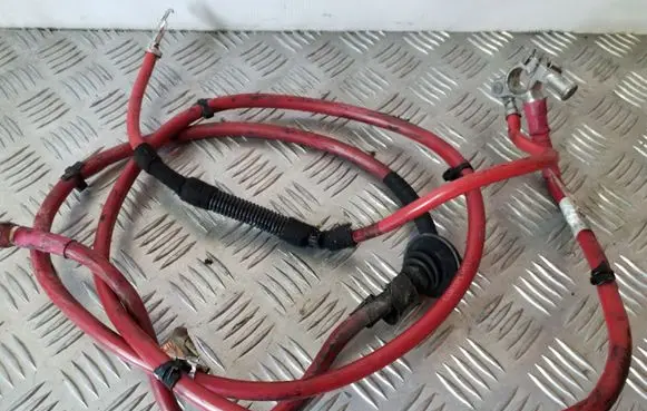 Mercedes-Benz R W251 Positive cable (battery) A2515400130