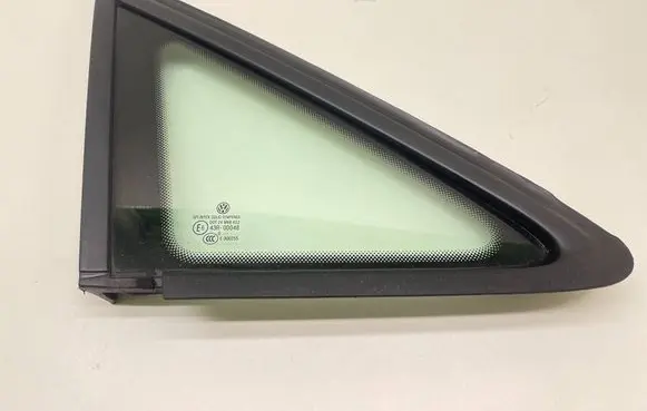 Volkswagen Touran II Rear side window 43R00048 E000255 DOT24M68AS2
