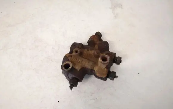Toyota Avensis T220 Brake power pressure regulator 