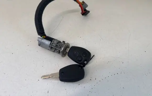 Opel Vivaro Ignition lock 