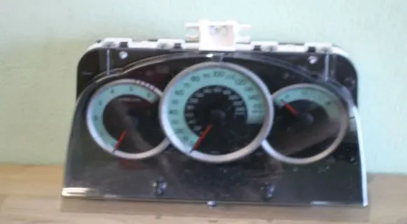 Toyota Corolla Verso AR10 Speedometer (instrument cluster) 838000F081