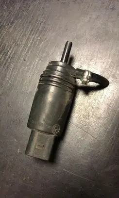 BMW X1 E84 Windscreen/windshield washer pump 7199567