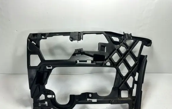 Volkswagen Golf VII Front bumper mounting bracket