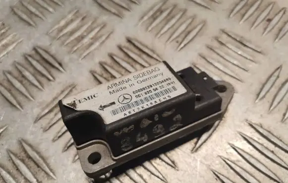 Mercedes-Benz E W210 Airbag deployment crash/impact sensor 0018205626