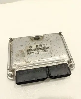 Skoda Fabia Mk2 (5J) Engine control unit/module 038906019NS 1039S20430 0281013082