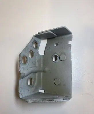 Opel Vivaro Fender mounting bracket 93451643