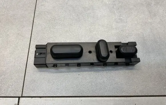 Ford Kuga II Seat control switch 9L3T14A701FAW