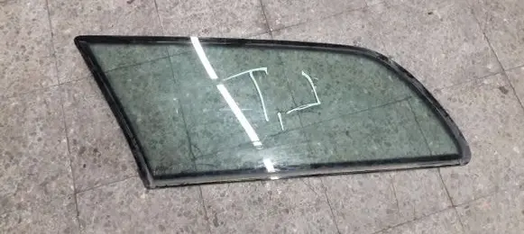 Mercedes-Benz E W210 Rear side window