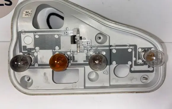 Opel Astra H Tail light bulb cover holder 417042R 417042