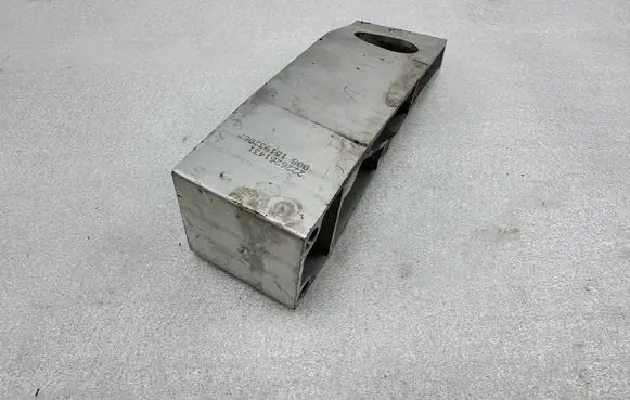 Mercedes-Benz S W222 Radiator mount bracket 2226261431