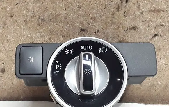 Mercedes-Benz B W246 W242 Light switch A2129050551