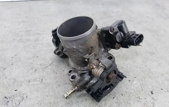 Toyota Yaris Throttle body valve 