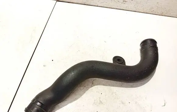 Volkswagen PASSAT B5 Intercooler hose/pipe 8d0145844a
