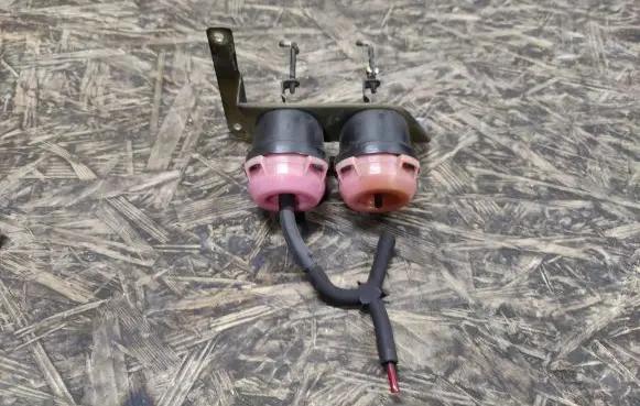 Mercedes-Benz SL R107 Valve vacuum 