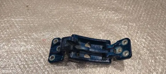 Man TGE 1gen Loading door lower hinge 7C0827151A 7C0827151