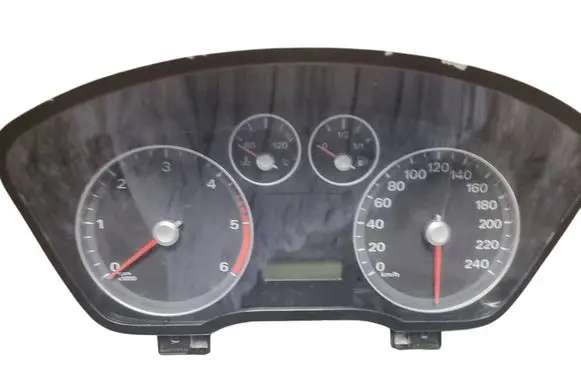 Ford Focus C-MAX Speedometer (instrument cluster) 4M5T10849GR 3M5F10855A