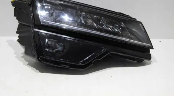Skoda Karoq Headlight/headlamp