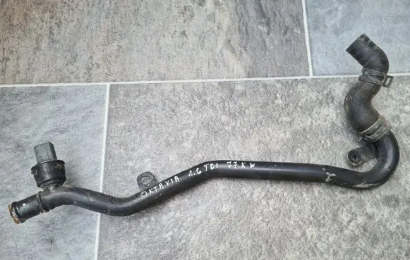 Skoda Octavia Mk2 (1Z) Engine coolant pipe/hose 5N0121065