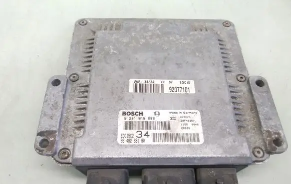 Peugeot 607 Engine control unit/module 0281010880