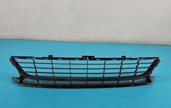 Renault Megane III Front bumper lower grill 622547366R IMPRK1503391
