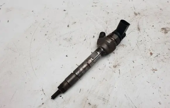 BMW 2 F22 F23 Fuel injector 8514146
