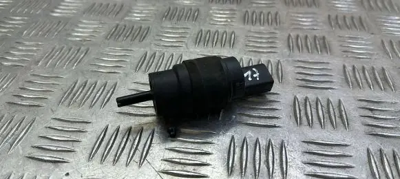 Audi A7 S7 4G Windscreen/windshield washer pump 8K5955647