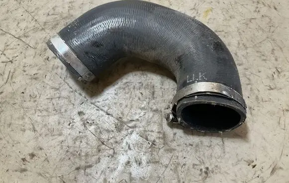 Audi Q7 4L Intercooler hose/pipe 4L0145972