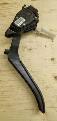 Volkswagen Touareg I Accelerator throttle pedal 7L6721507H 6PV00777025