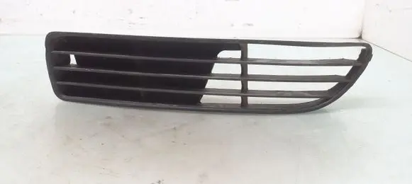 Audi A4 S4 B5 8D Front bumper lower grill 8D0807345