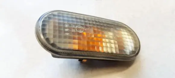 Volkswagen Golf IV Front fender indicator light 3B0949117C