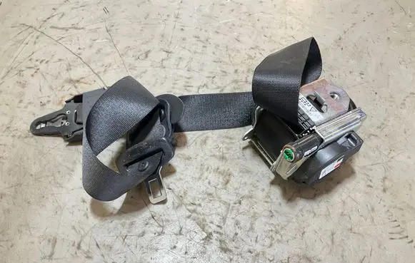 BMW X1 F48 F49 Front seatbelt 0589P10021 635267300C