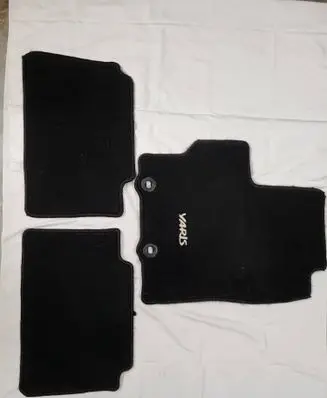 Toyota Yaris Car floor mat set 