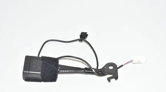 BMW i3 Front seatbelt buckle 7304150