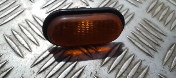Renault Scenic I Front fender indicator light 7700847333
