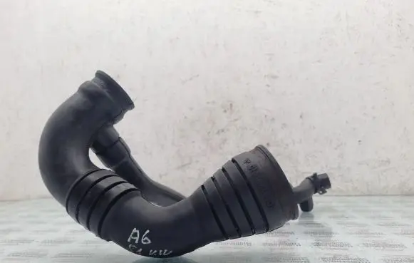Audi A6 S6 C5 4B Air intake hose/pipe 8D0129615A