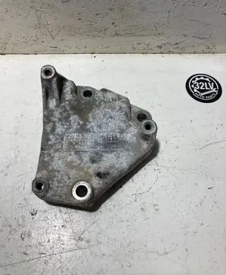 Opel Astra G Engine mounting bracket 90529603