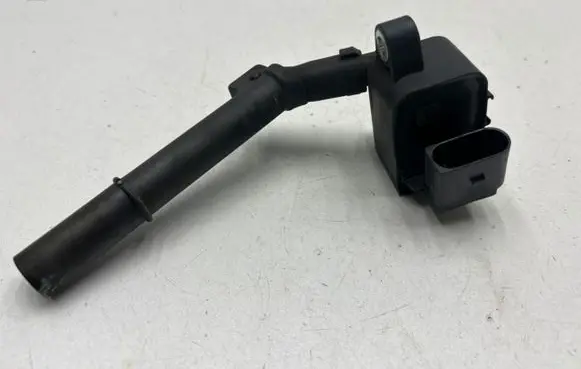 Infiniti Q30 High voltage ignition coil a2709060500 20160422 ZS0016