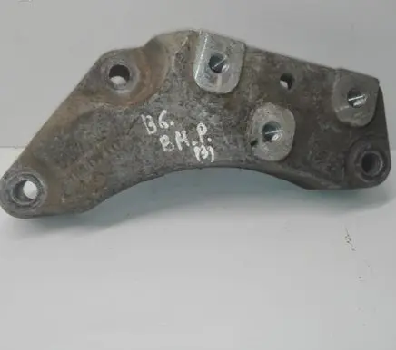 Volkswagen PASSAT B6 Engine mounting bracket 1K0199117AC