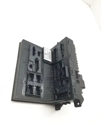 Mercedes-Benz CLS C219 Fuse module 2115457301 211545730106