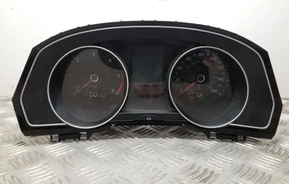Volkswagen PASSAT B8 Speedometer (instrument cluster) 3G0920941