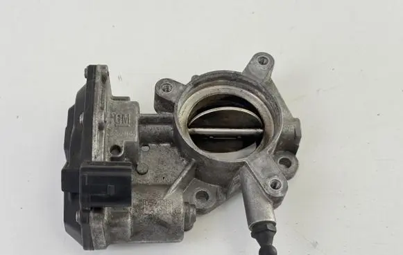 Opel Astra J Throttle body valve 55564164