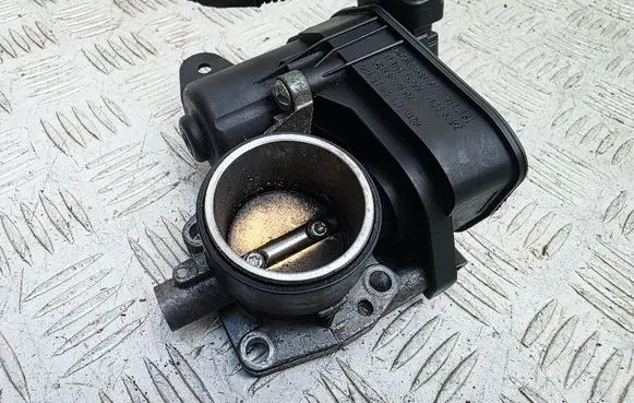 Peugeot 208 I Throttle valve 9673622380